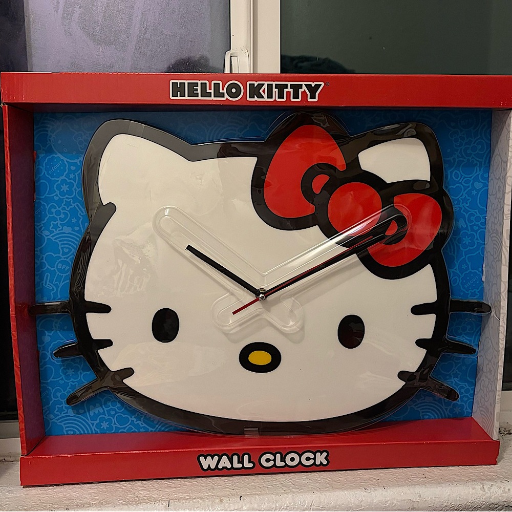 HELLO KITTY WALL CLOCK LARGE FACE ANIMATED CLASSIC ANALOG DECORATIVE SANRIO NEW